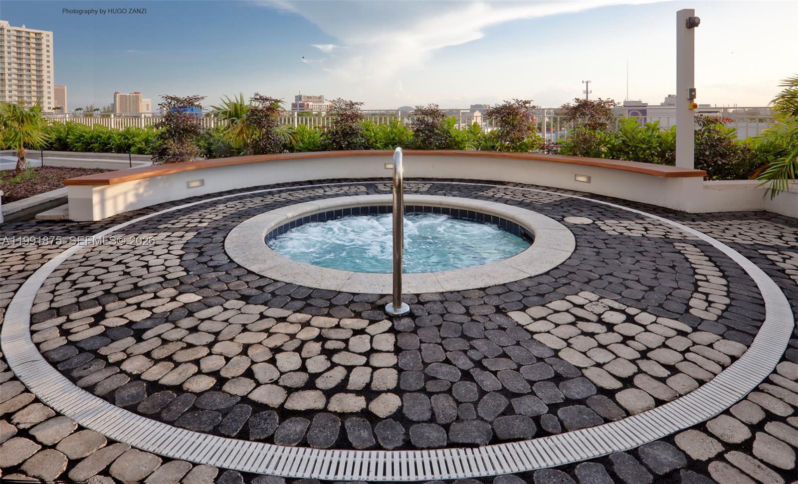 2020 N Bayshore Dr # 2502