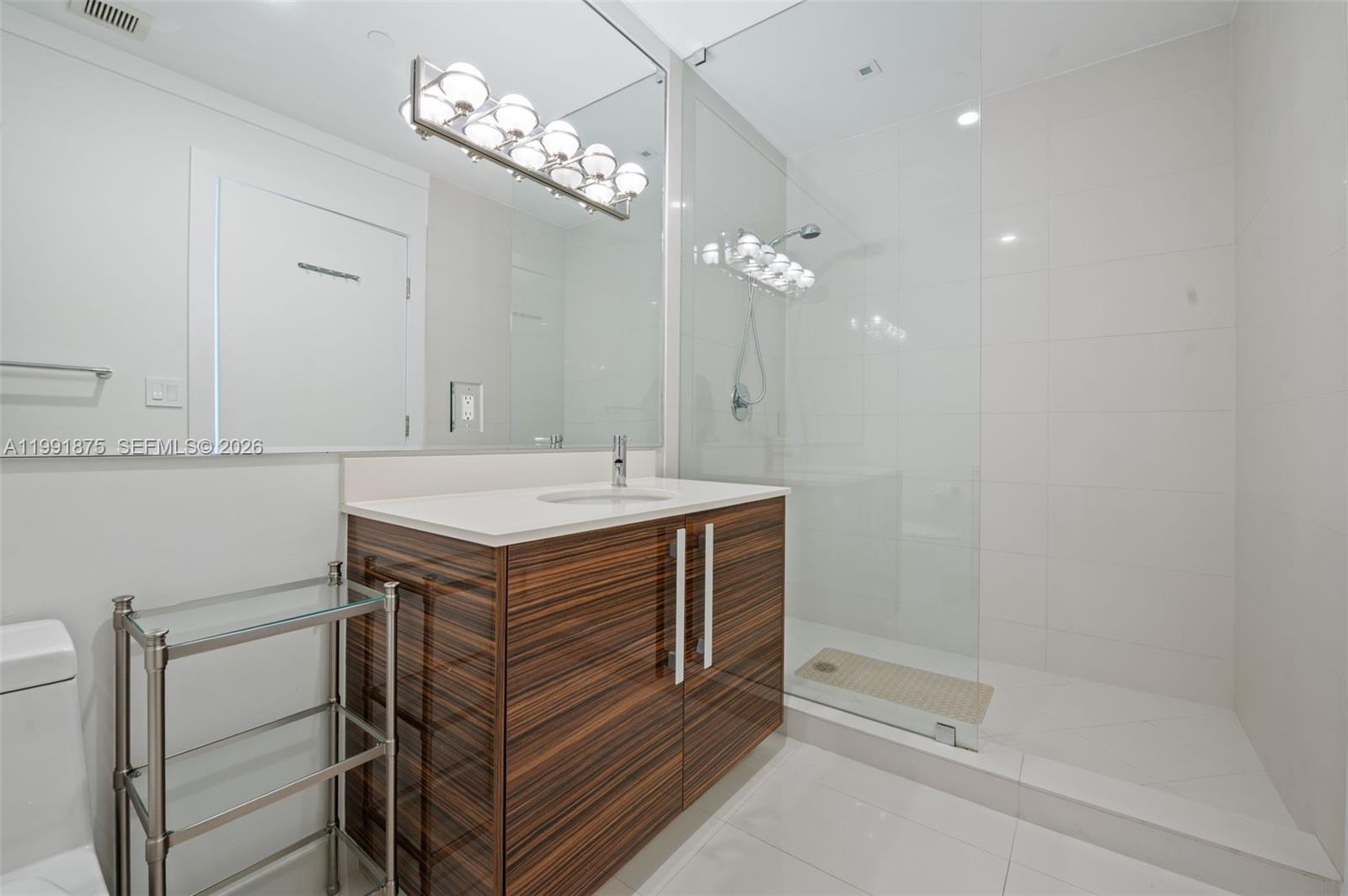 2020 N Bayshore Dr # 2502