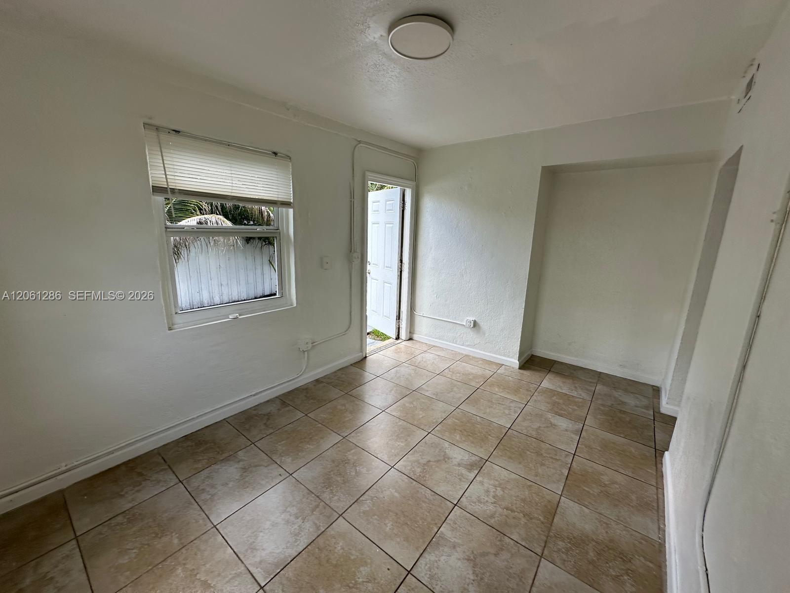 728 SW 6th St # 2