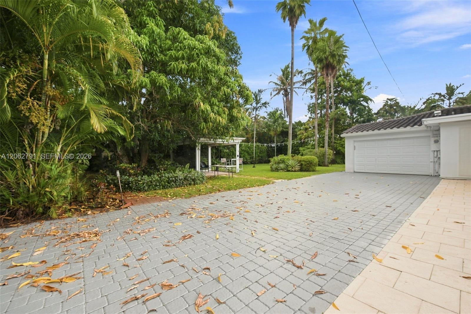 260 NE 95th St