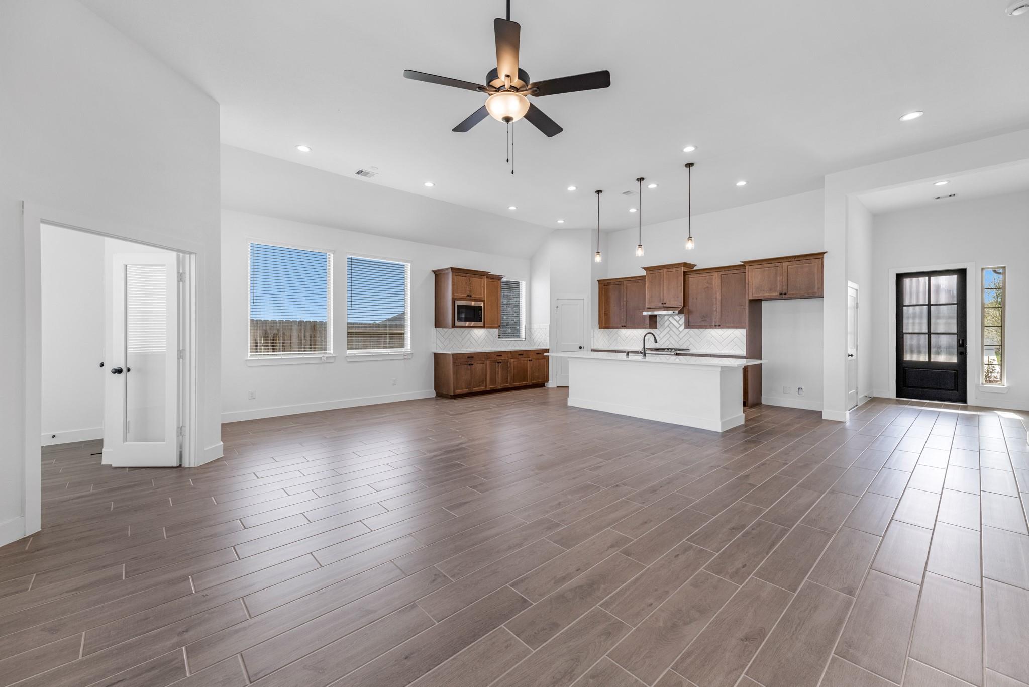 2904 Lago Costa Drive