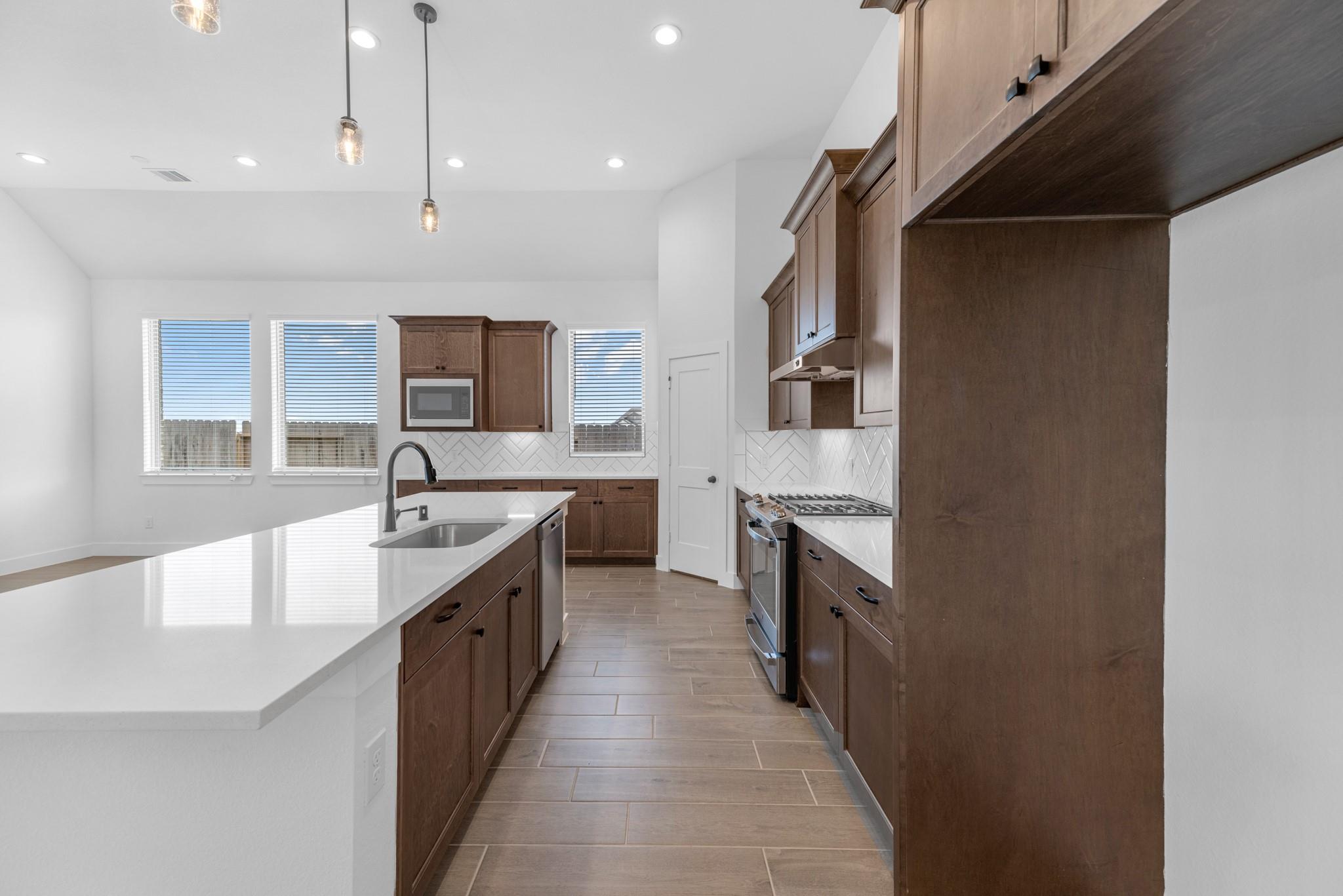 2904 Lago Costa Drive