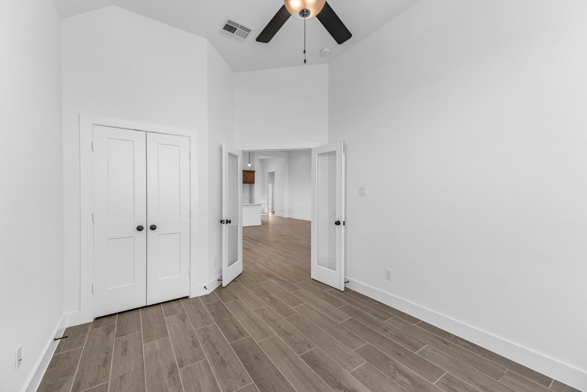 2904 Lago Costa Drive
