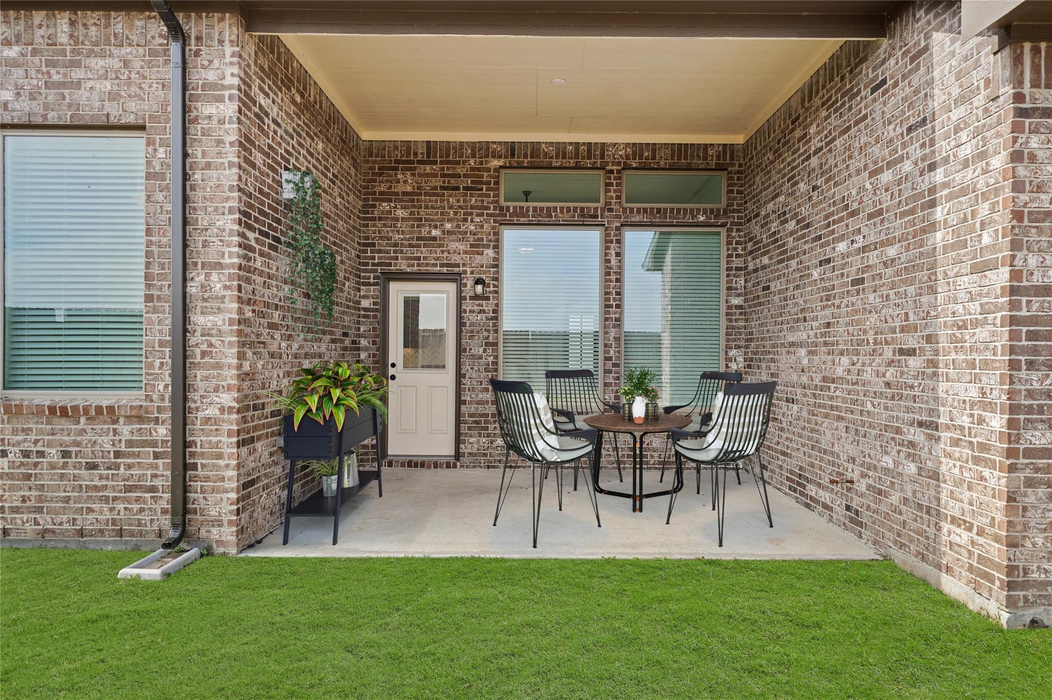 2904 Lago Costa Drive