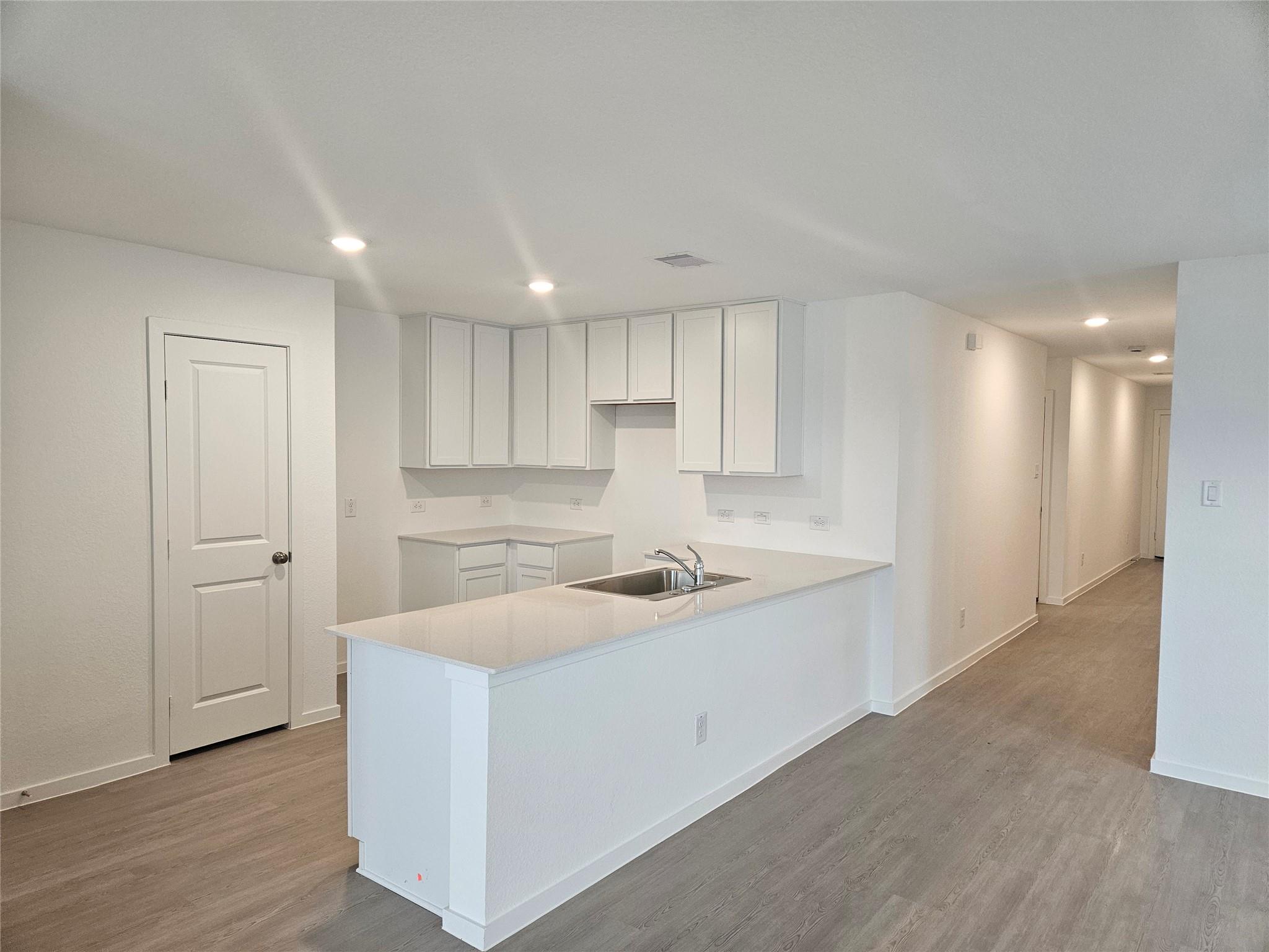 2511 Night Emerald Drive