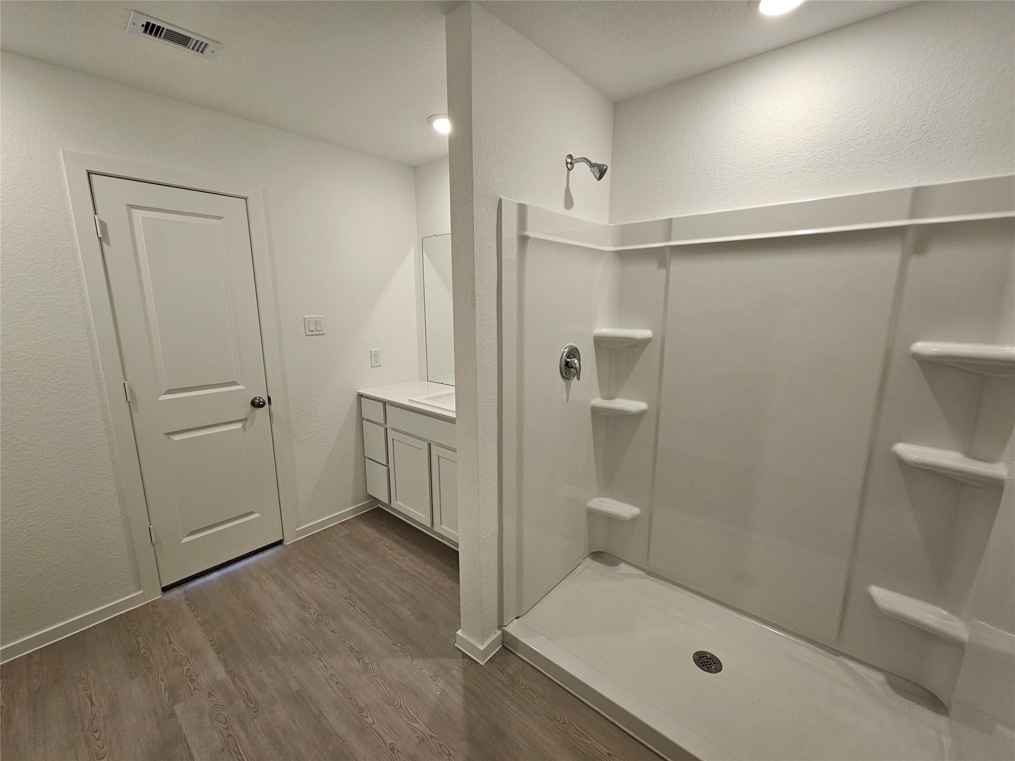 2511 Night Emerald Drive