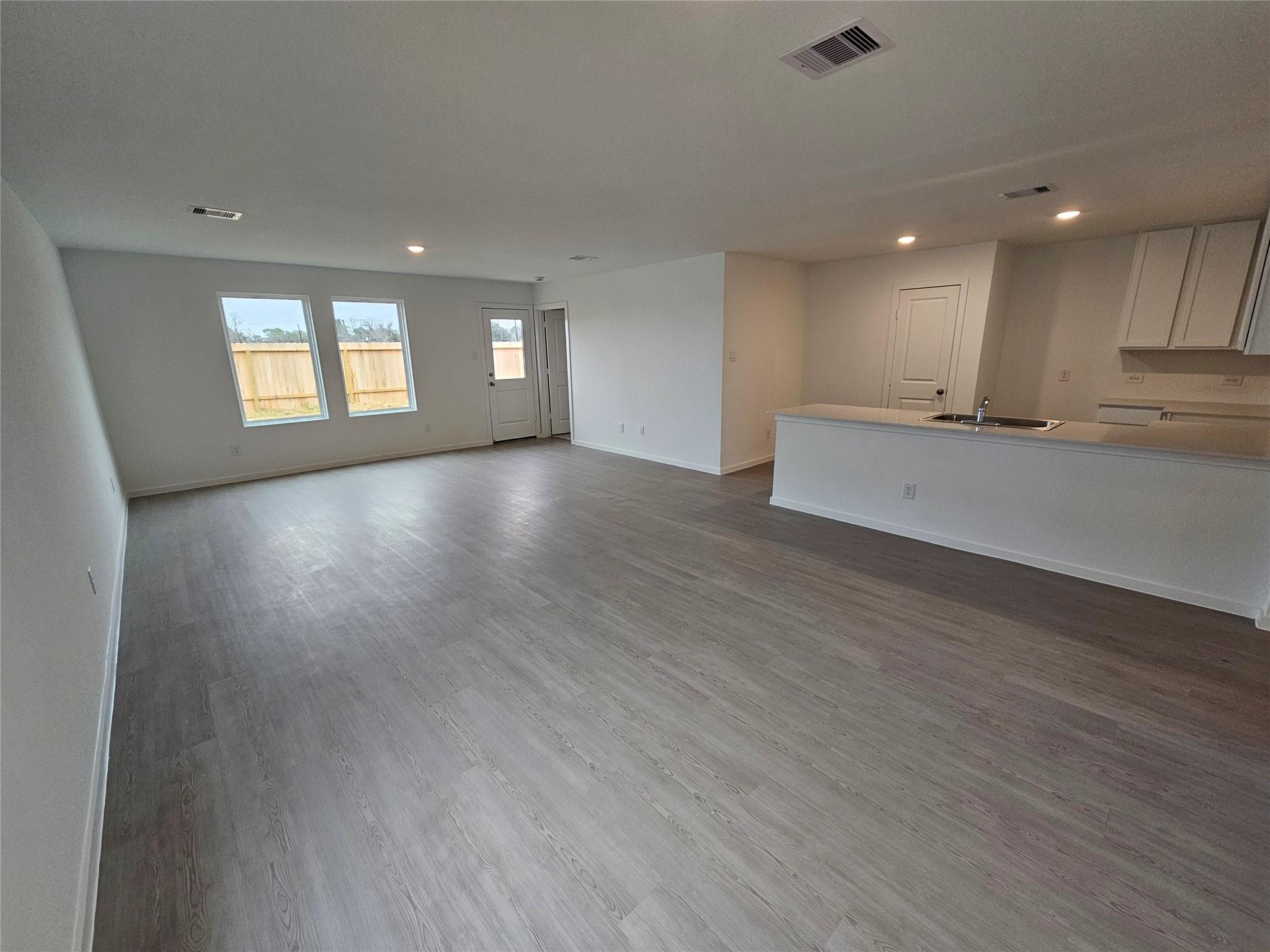 2511 Night Emerald Drive