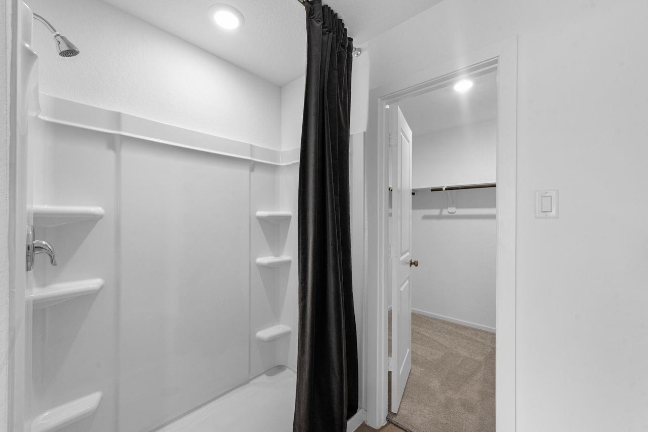 2703 Crested Creek Lane
