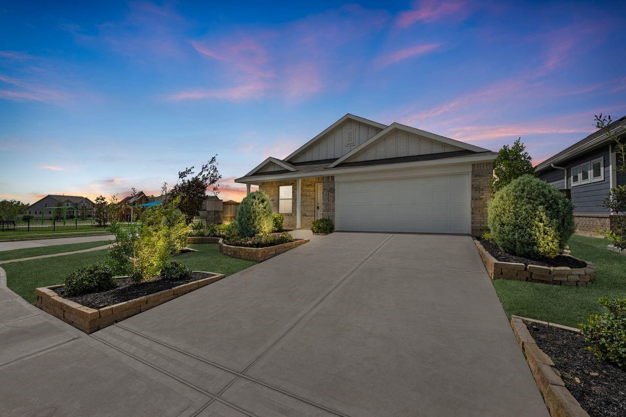 2703 Crested Creek Lane