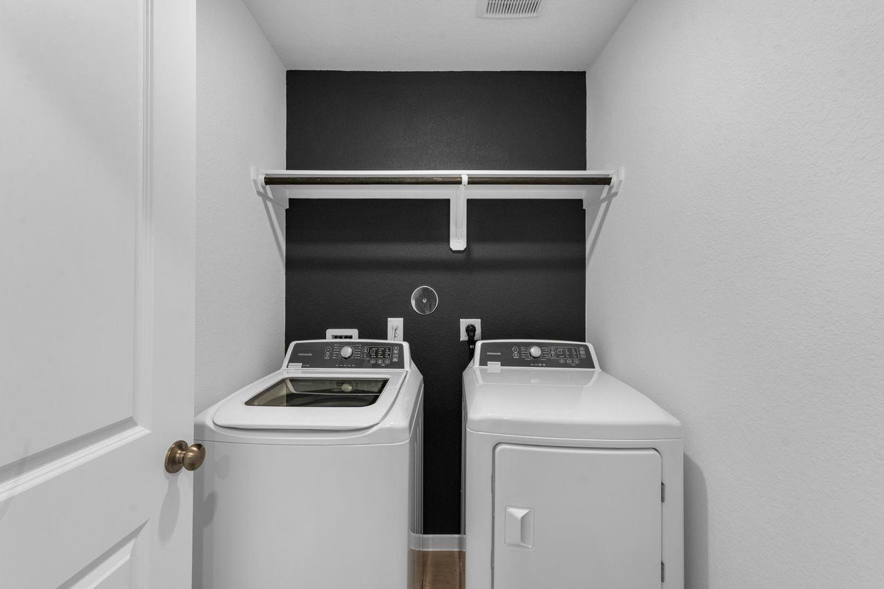 2703 Crested Creek Lane