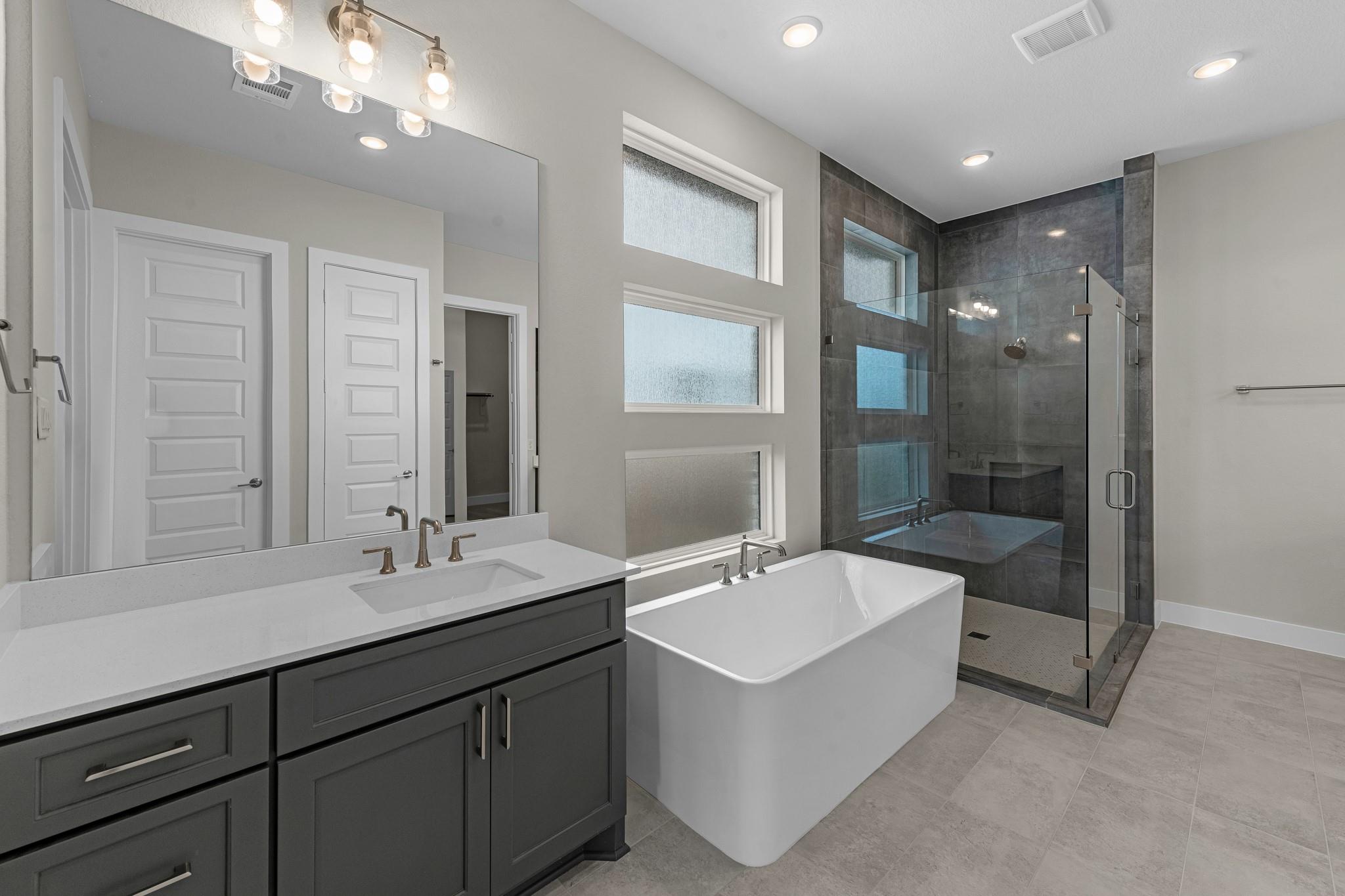 10827 Rosary Pea Lane