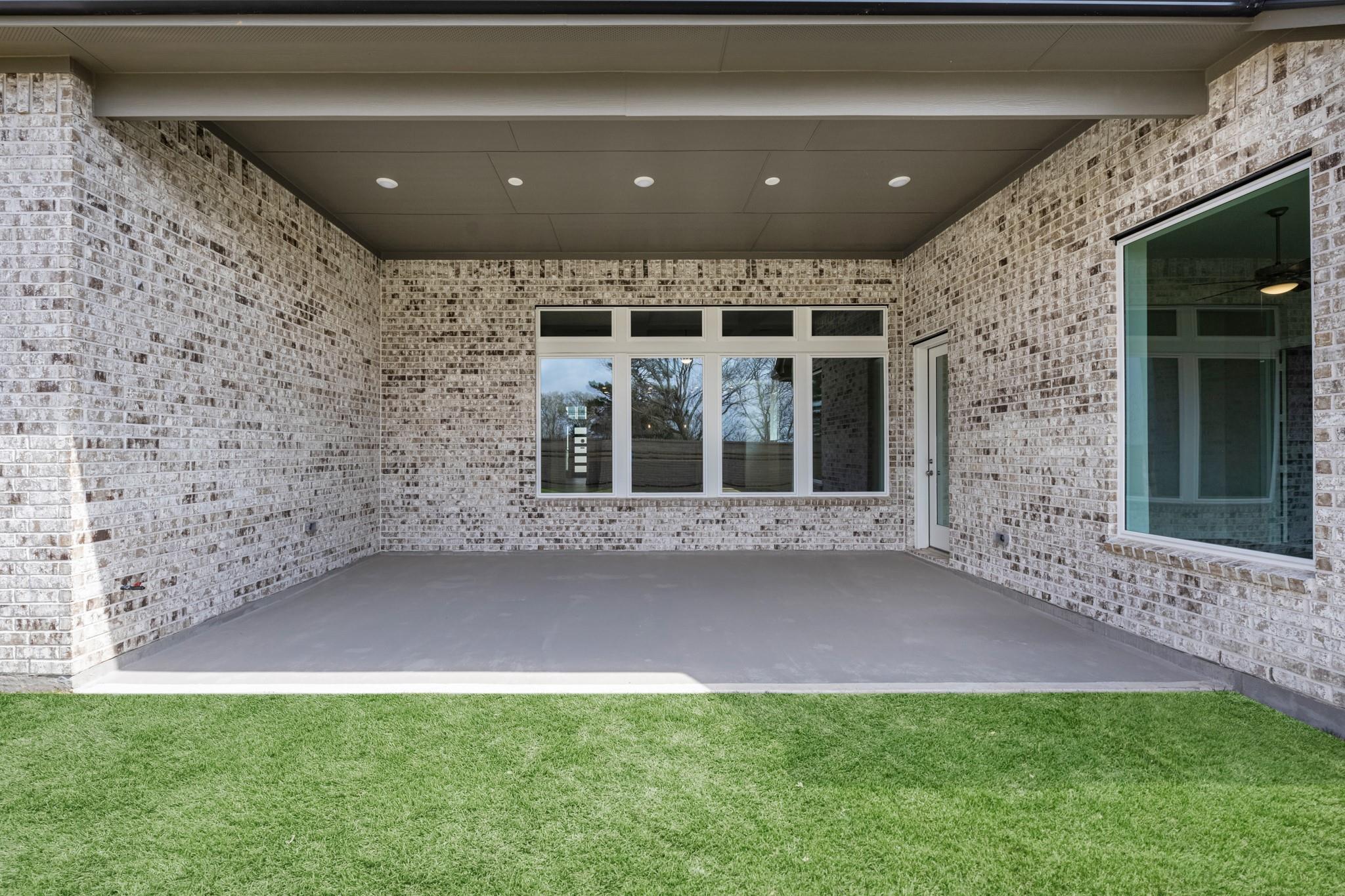 10827 Rosary Pea Lane