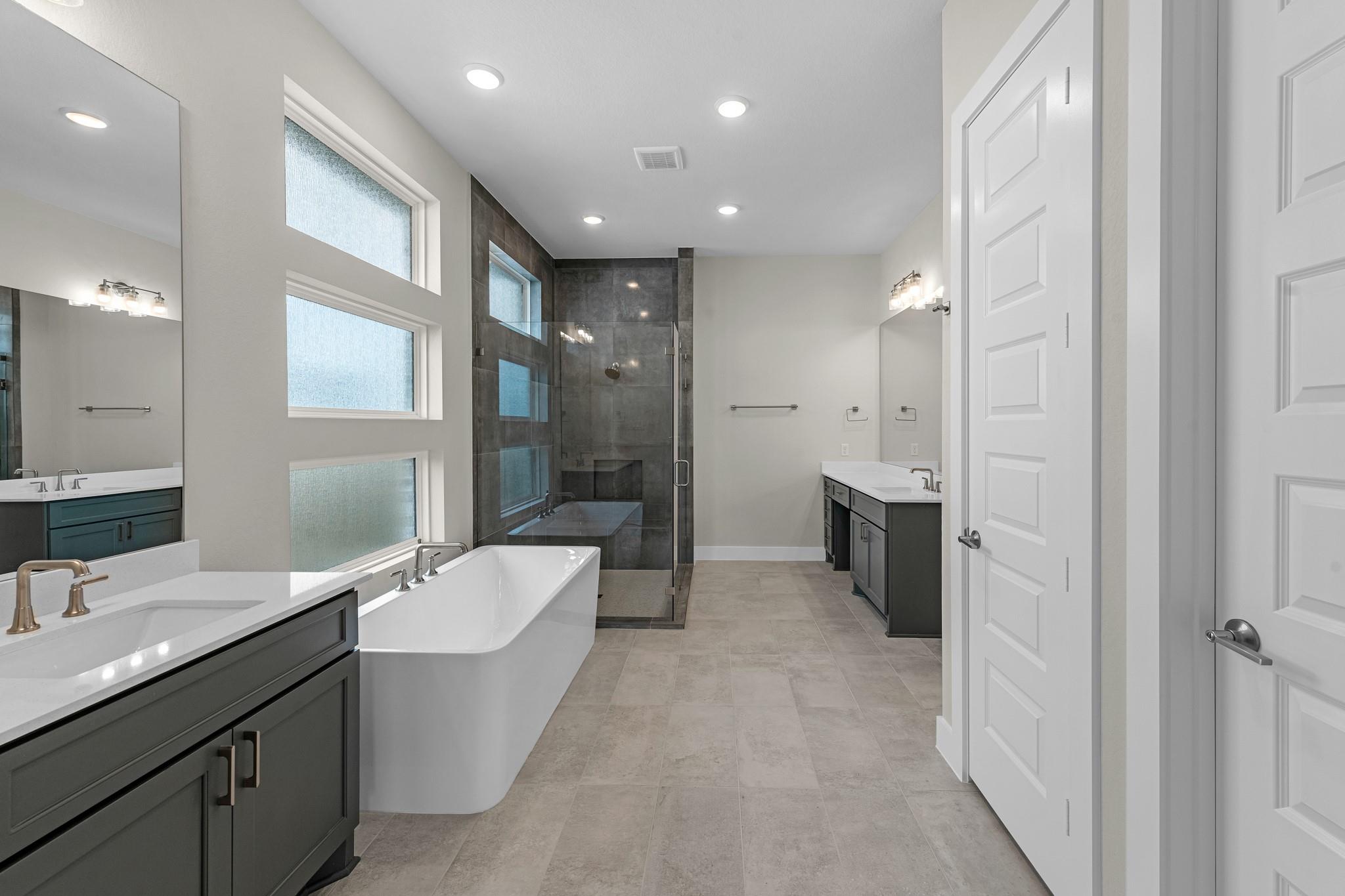 10827 Rosary Pea Lane