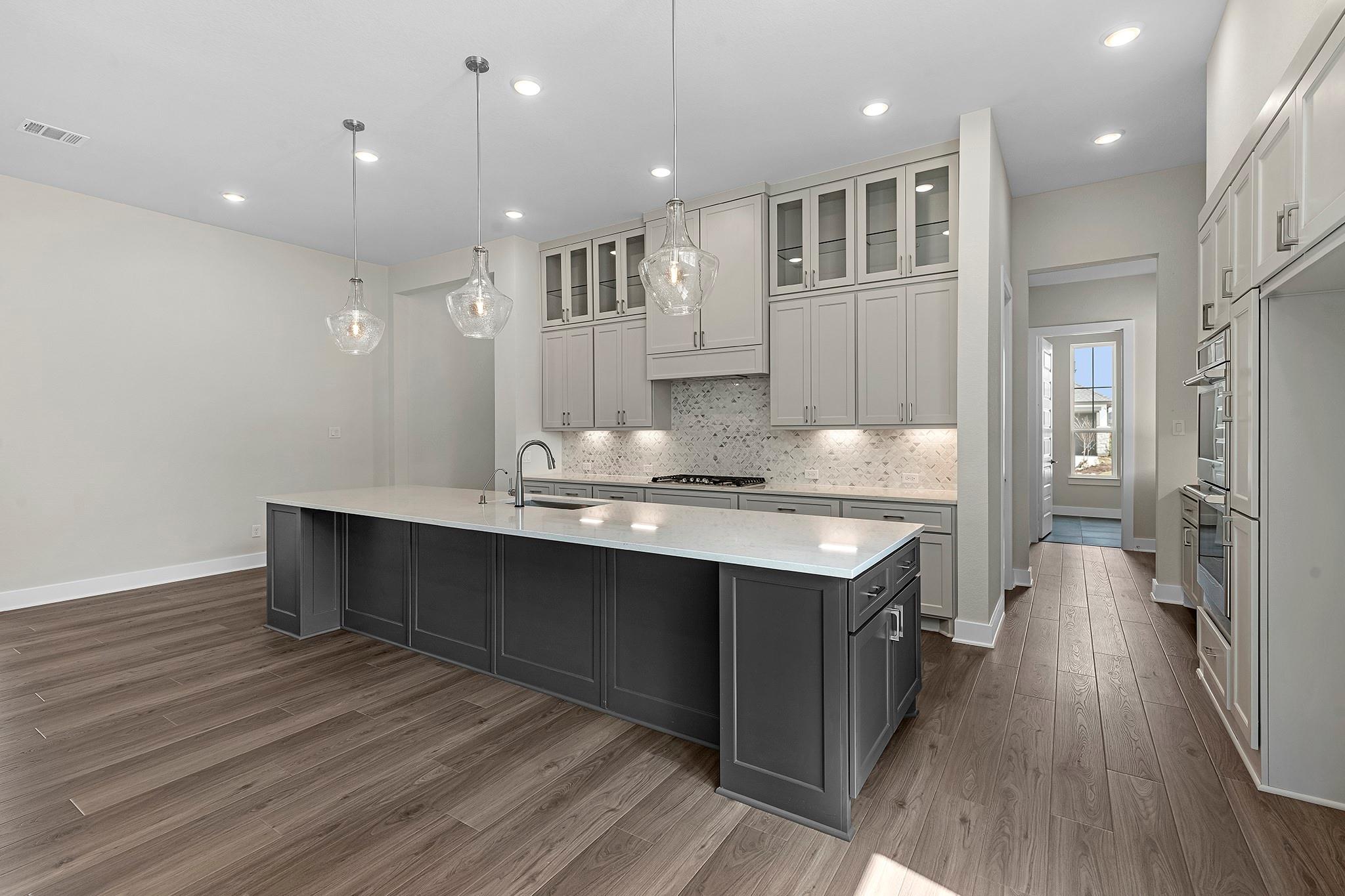 10827 Rosary Pea Lane