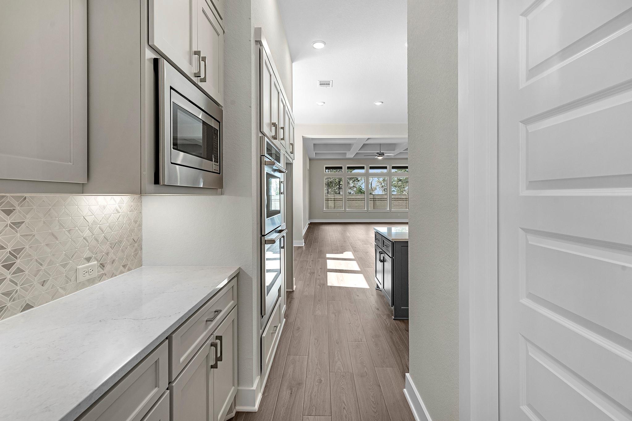 10827 Rosary Pea Lane