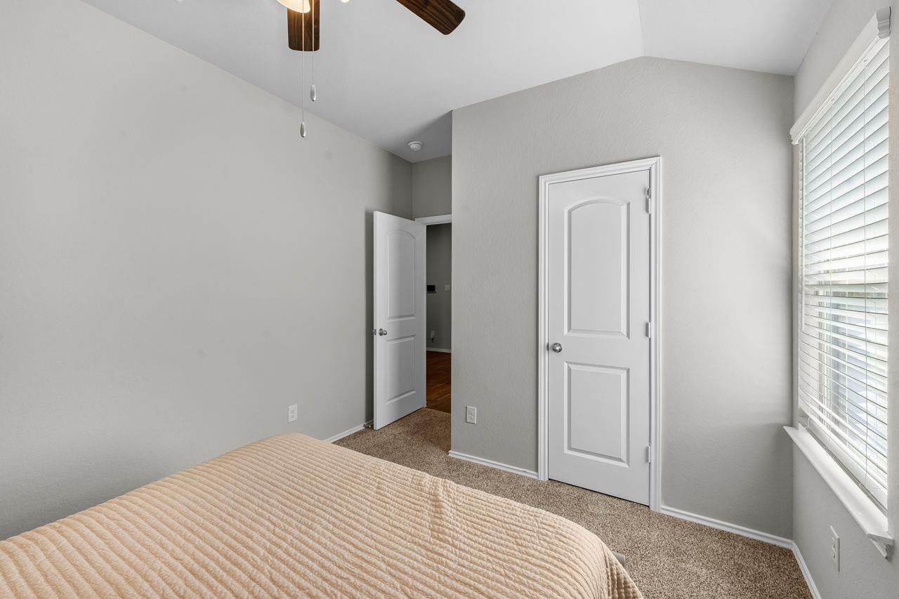 13817 Rock Island Trail