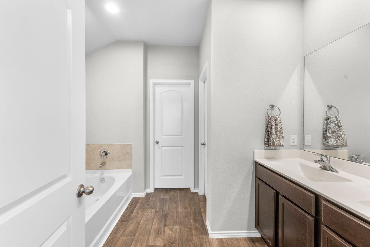 13817 Rock Island Trail