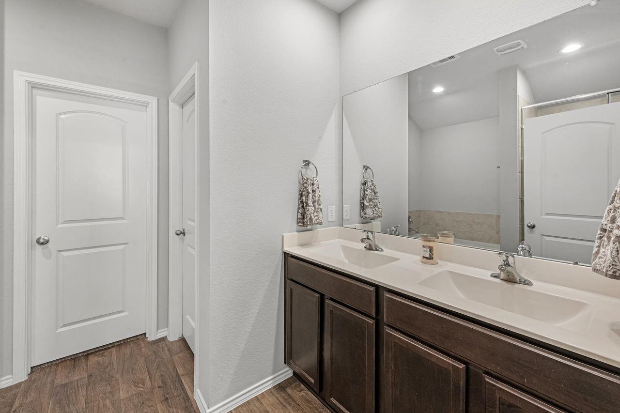 13817 Rock Island Trail