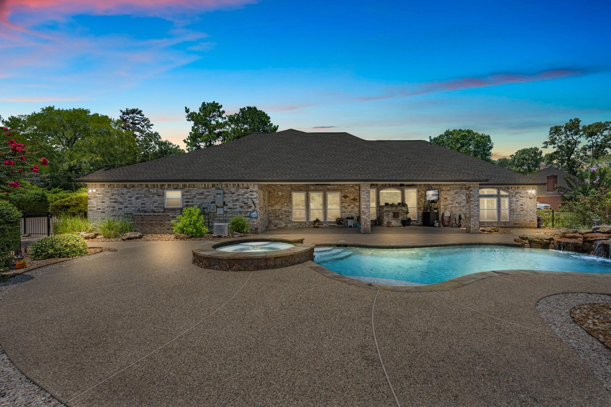 2327 Timberbreeze Court