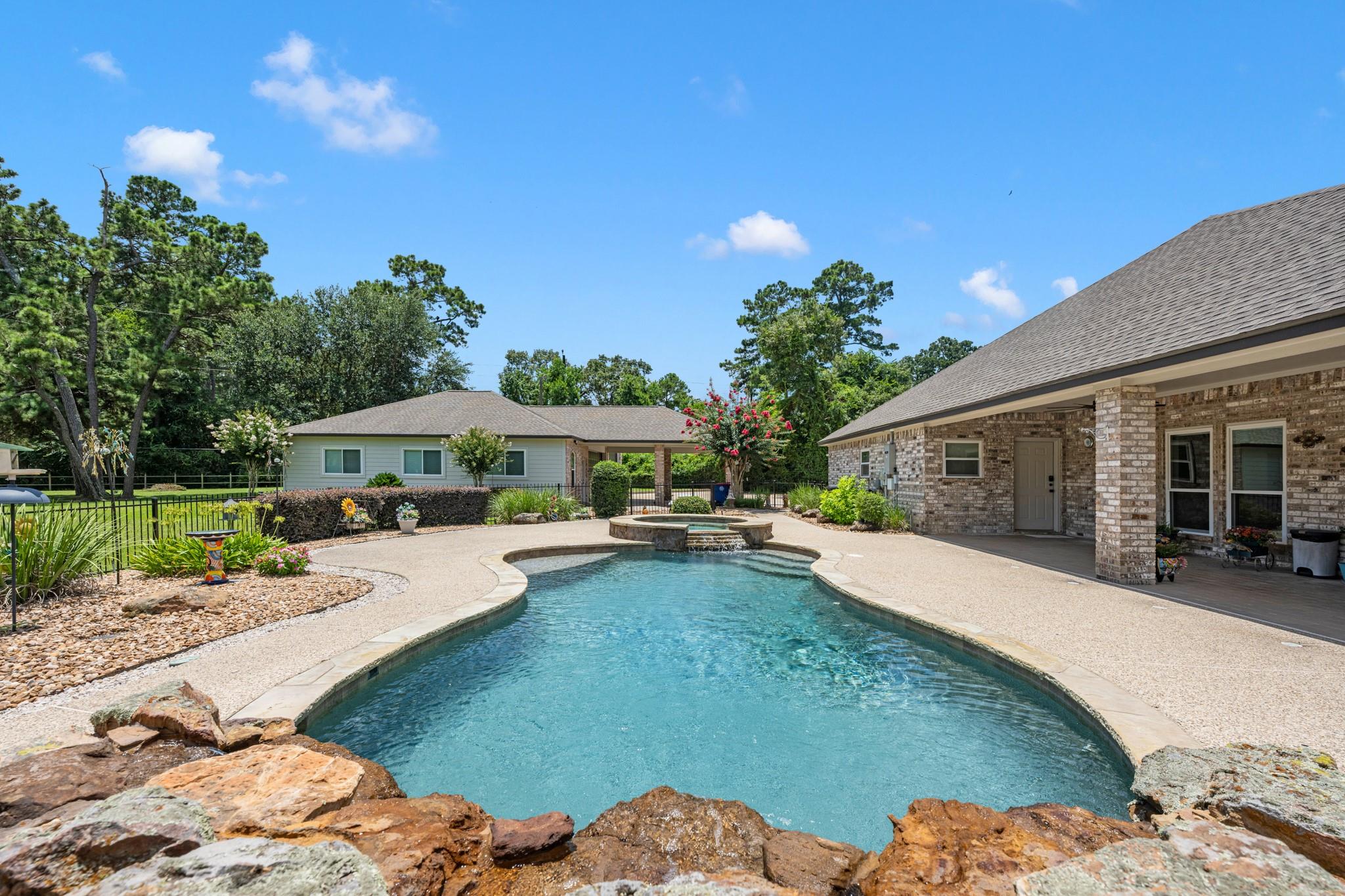2327 Timberbreeze Court
