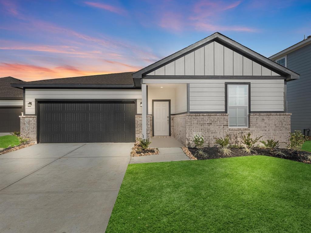 25109 Pomegranate Place