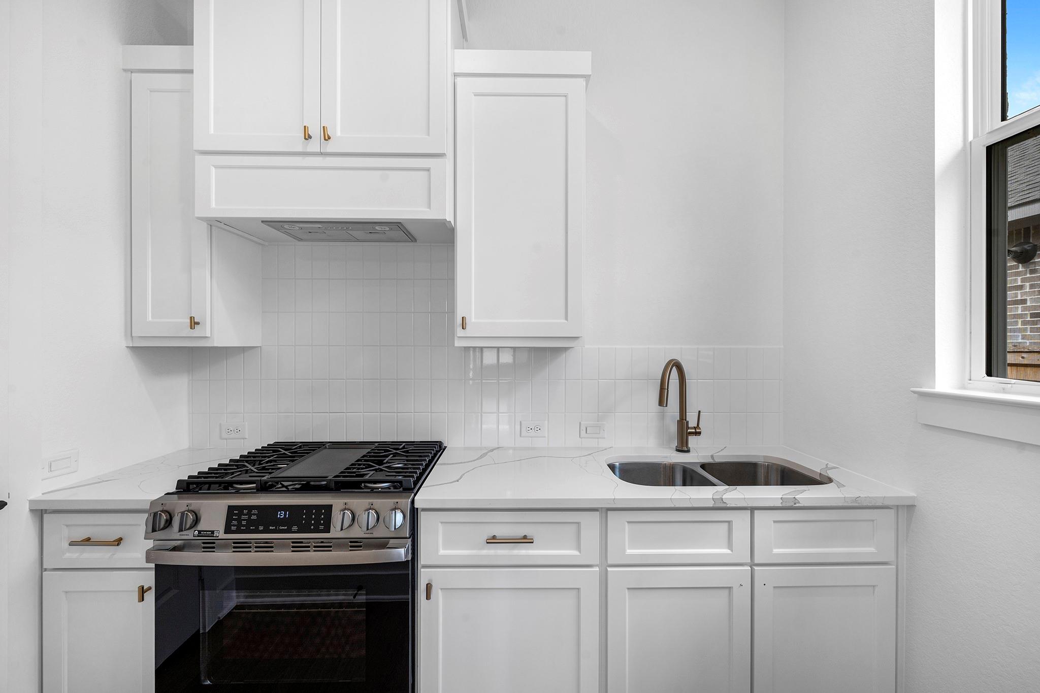 10822 Rosary Pea Lane