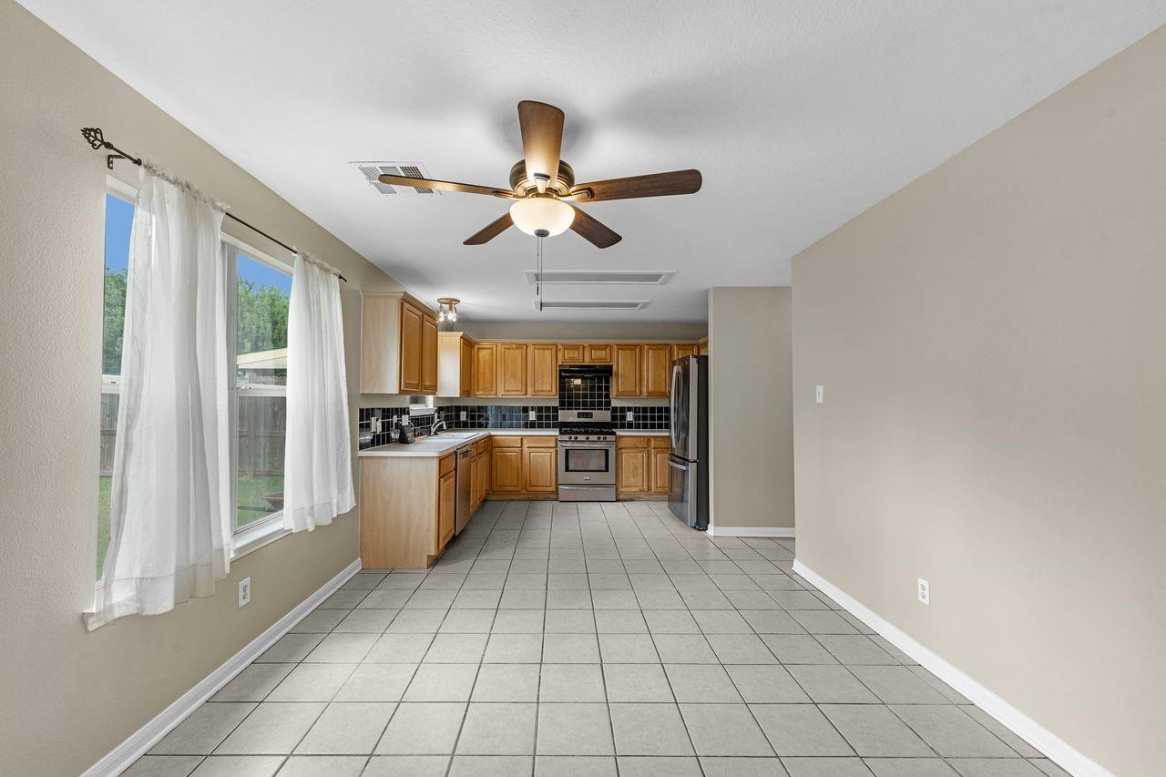 2403 Lancer Park