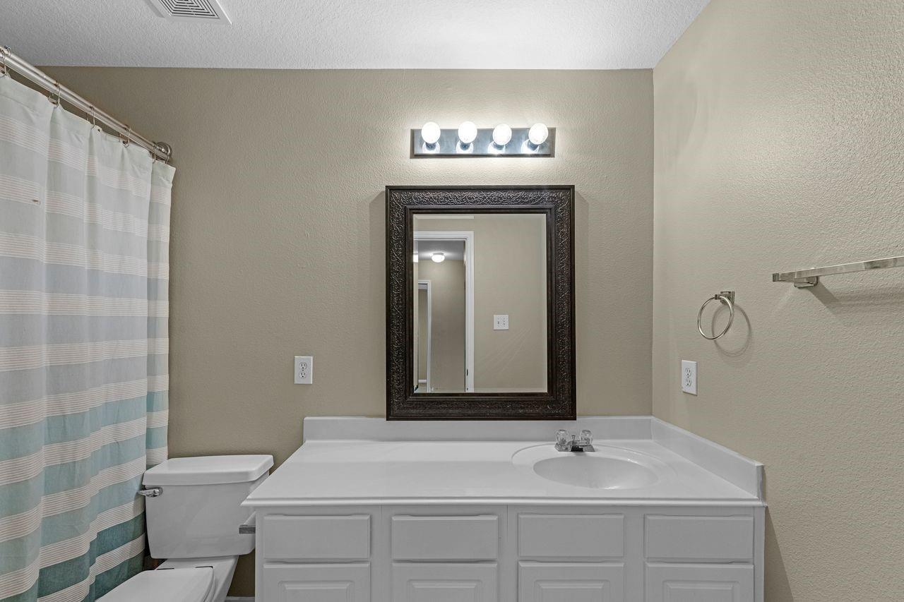2403 Lancer Park