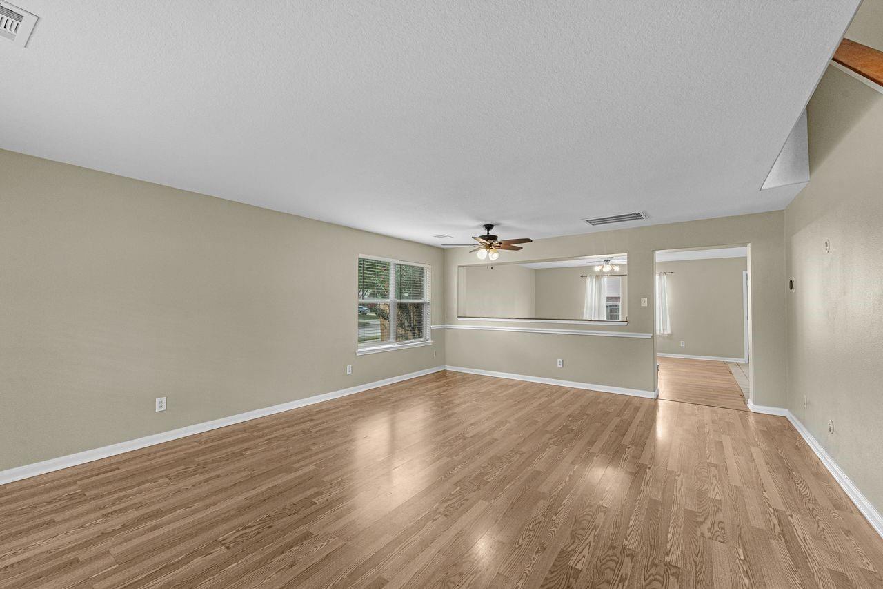 2403 Lancer Park