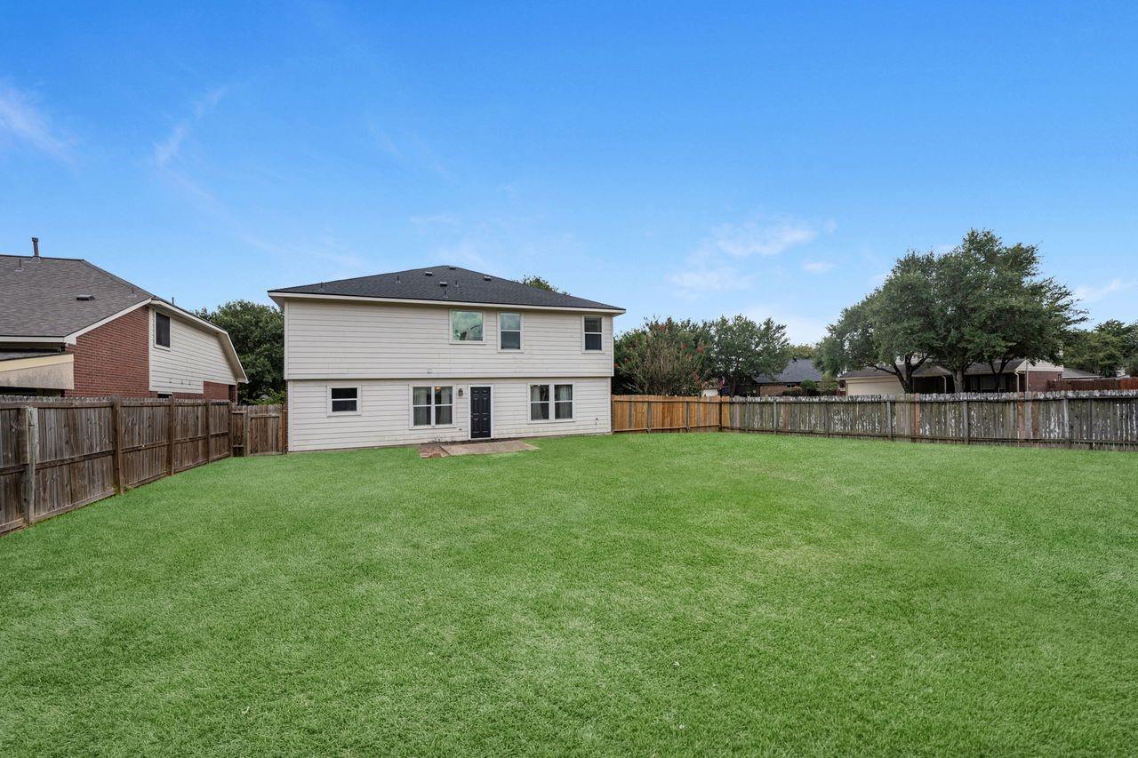 2403 Lancer Park
