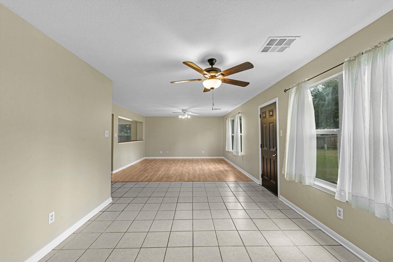 2403 Lancer Park