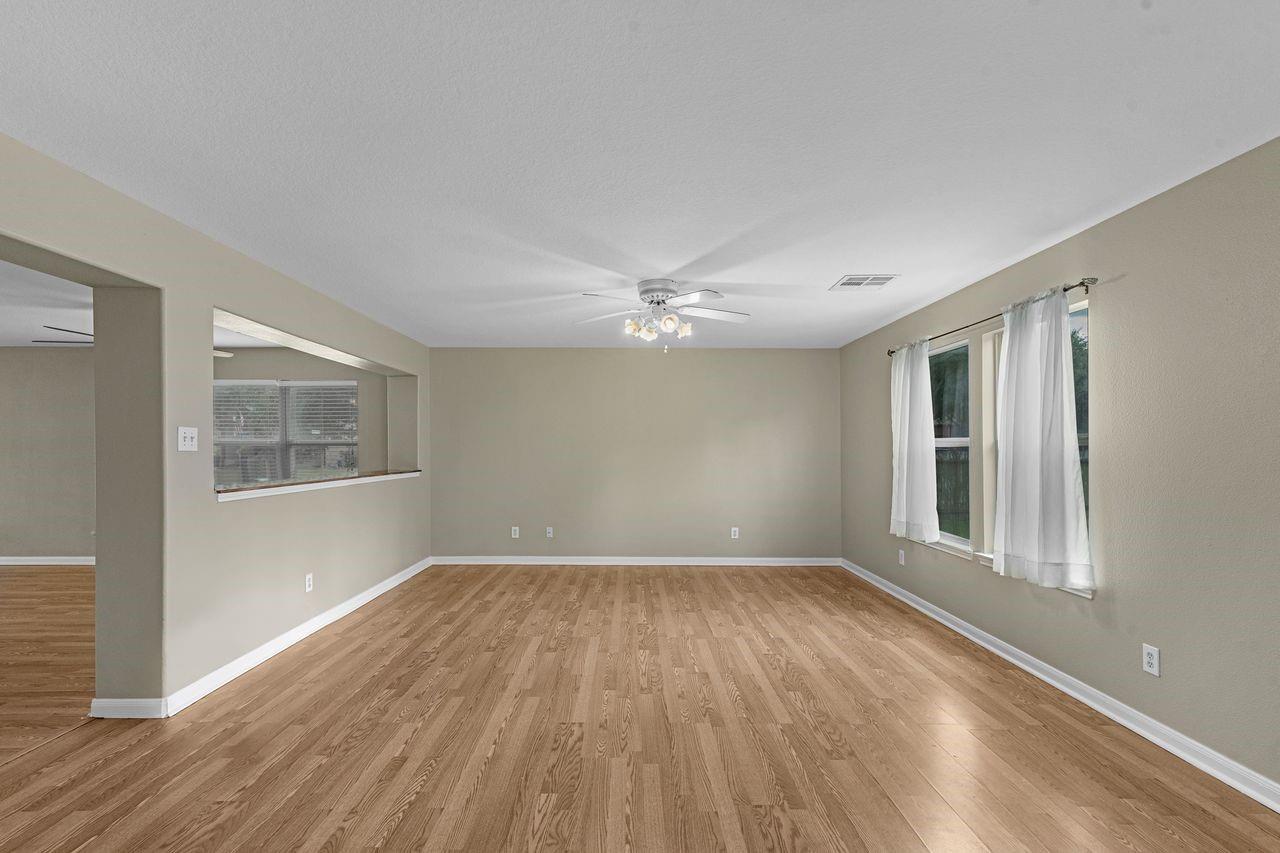 2403 Lancer Park