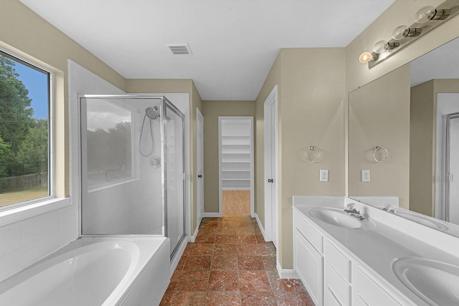 2403 Lancer Park