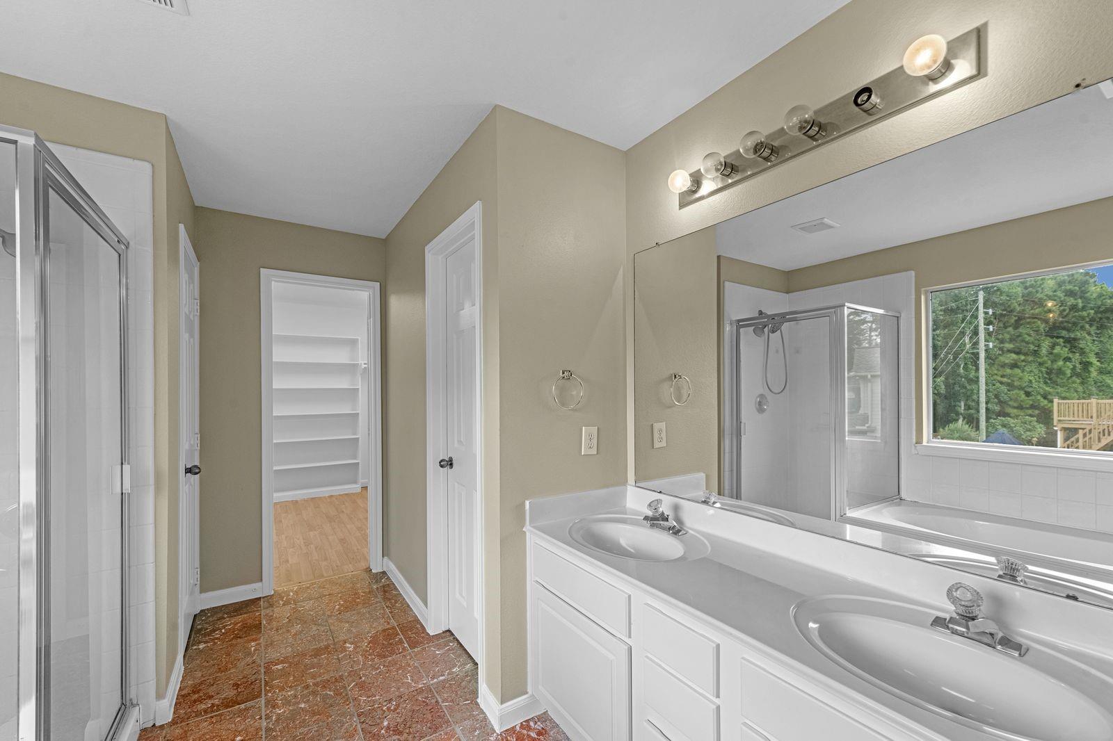 2403 Lancer Park