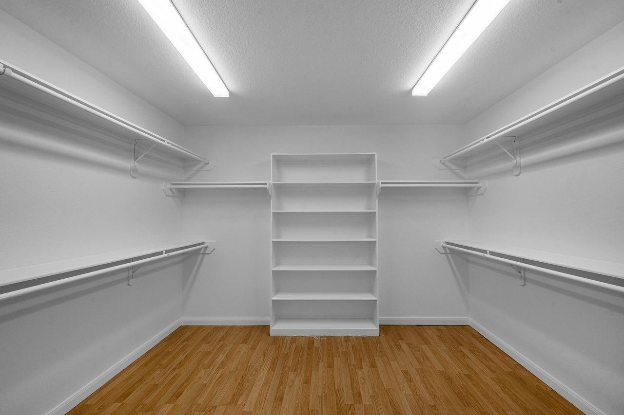 2403 Lancer Park