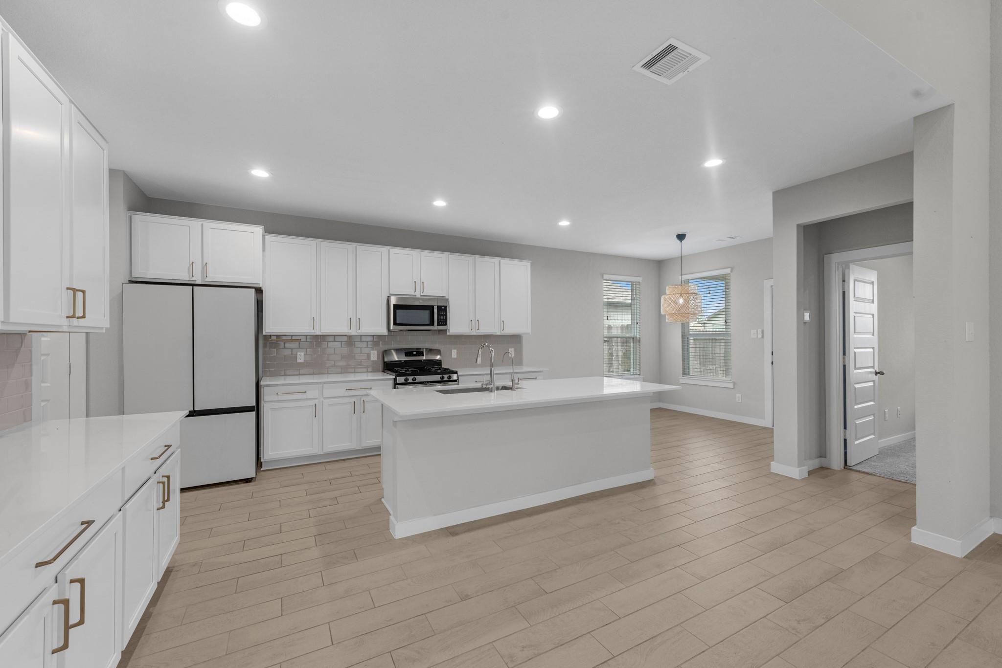 1907 Scarlet Yaupon Way