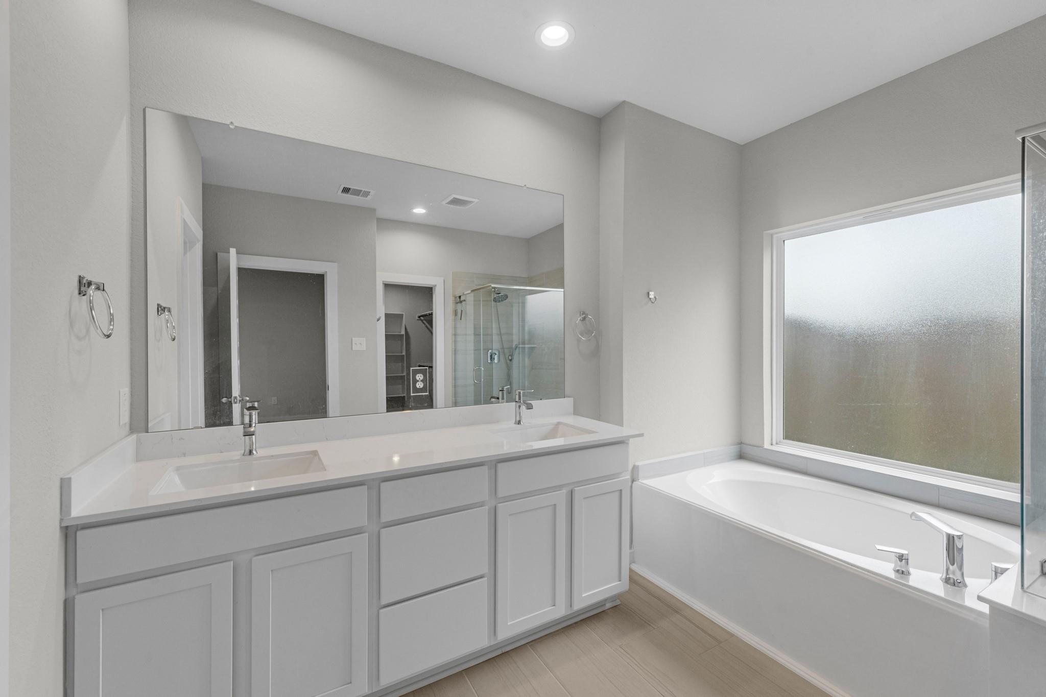 1907 Scarlet Yaupon Way