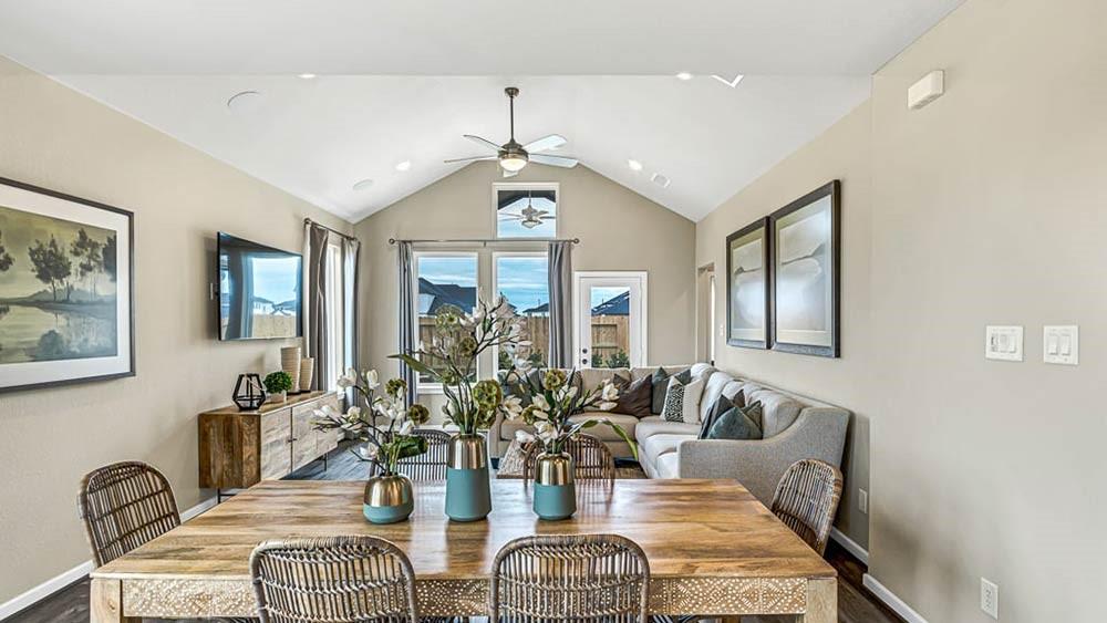 9623 Poinsettia Haven Lane