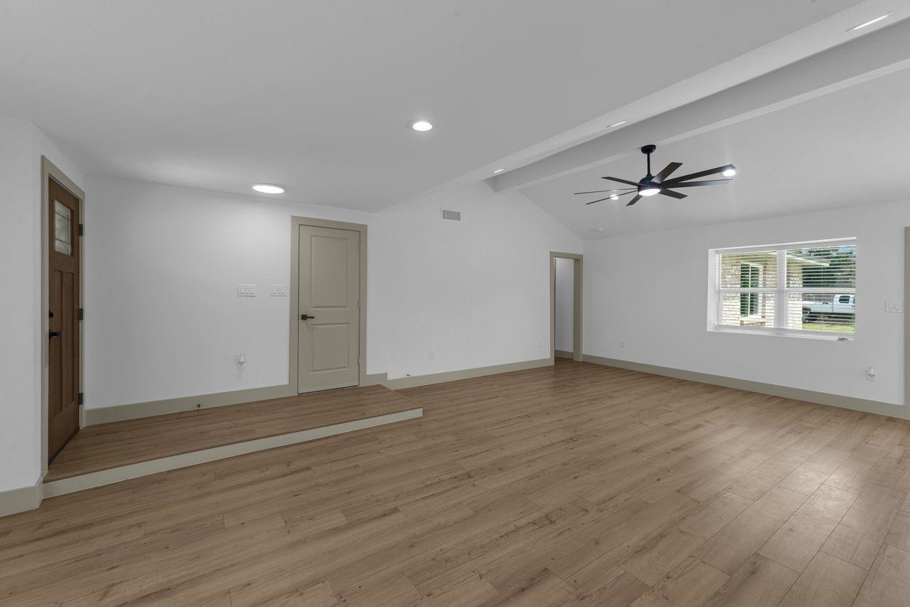 5202 Moonshadows Drive