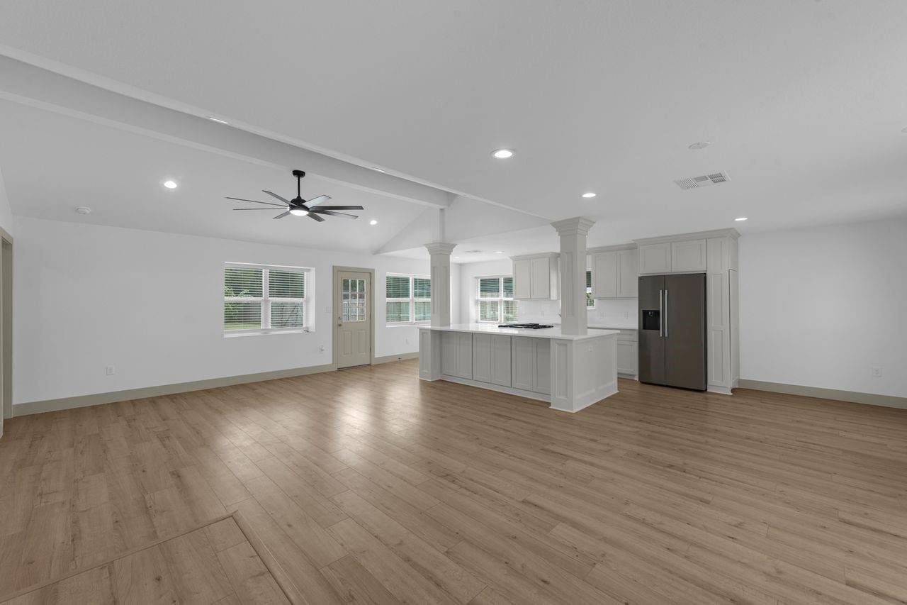5202 Moonshadows Drive