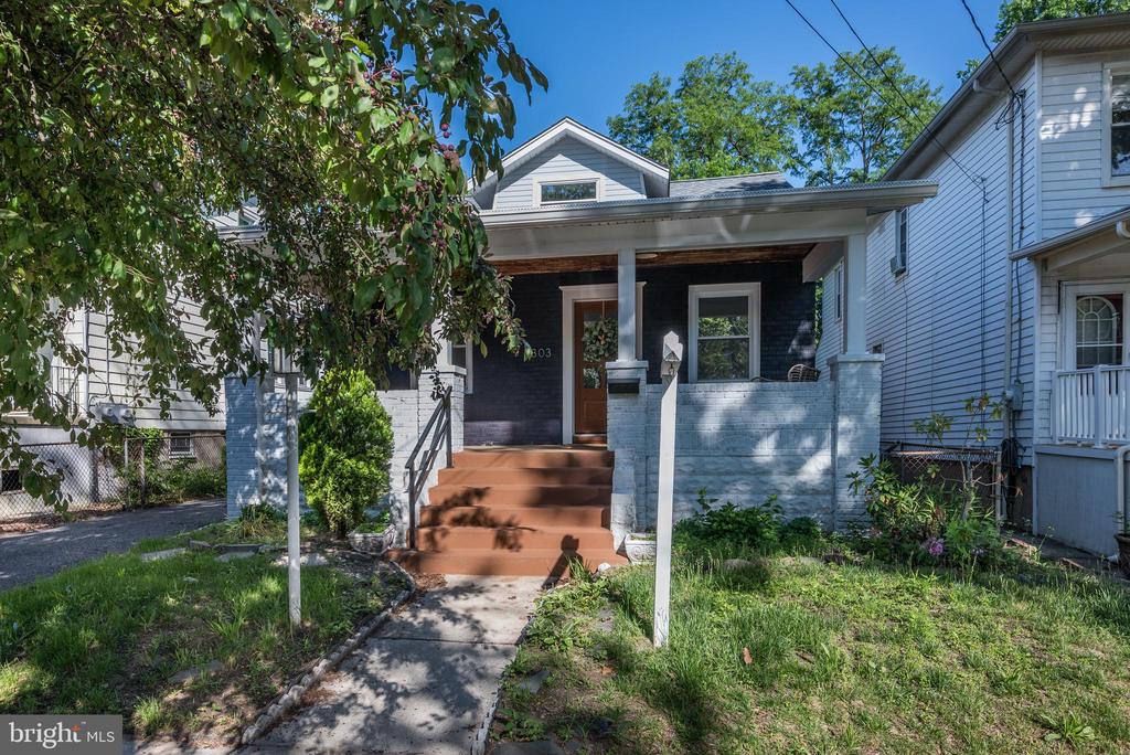 303 Harvard Ave
