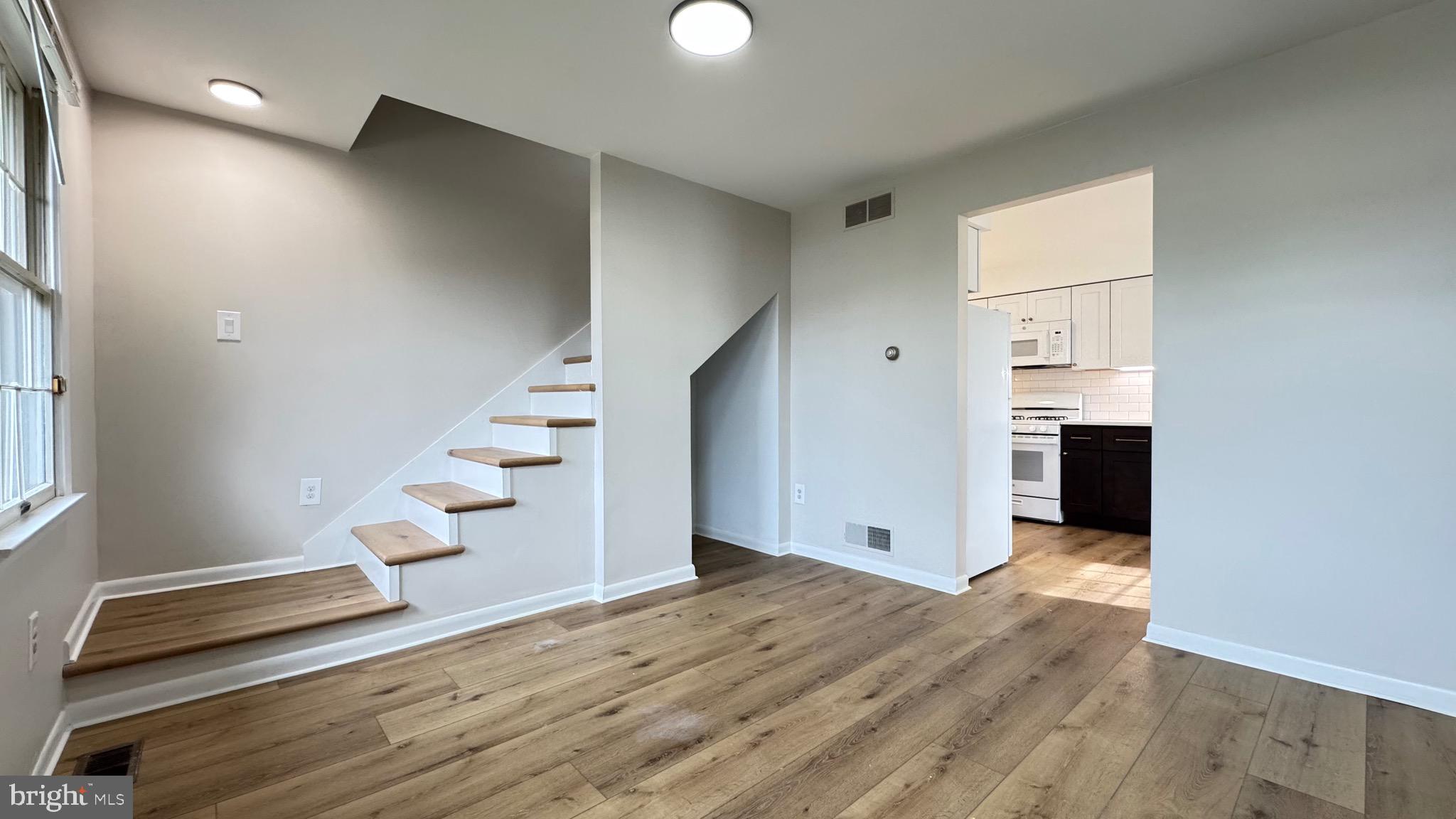 815 W WOOD AVENUE