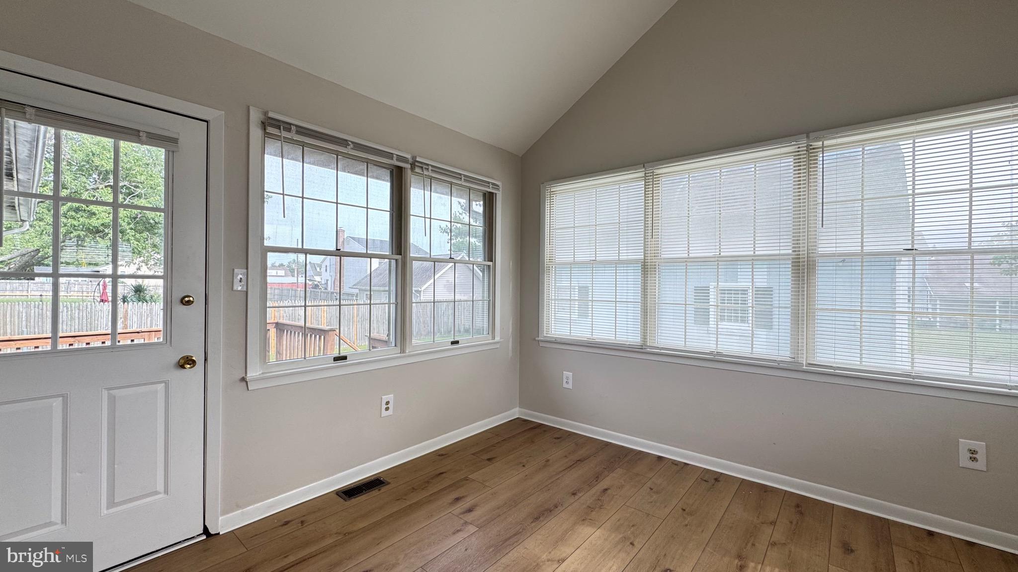 815 W WOOD AVENUE