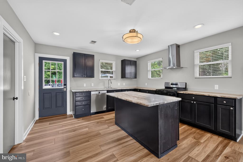 128 FAIRVIEW AVENUE