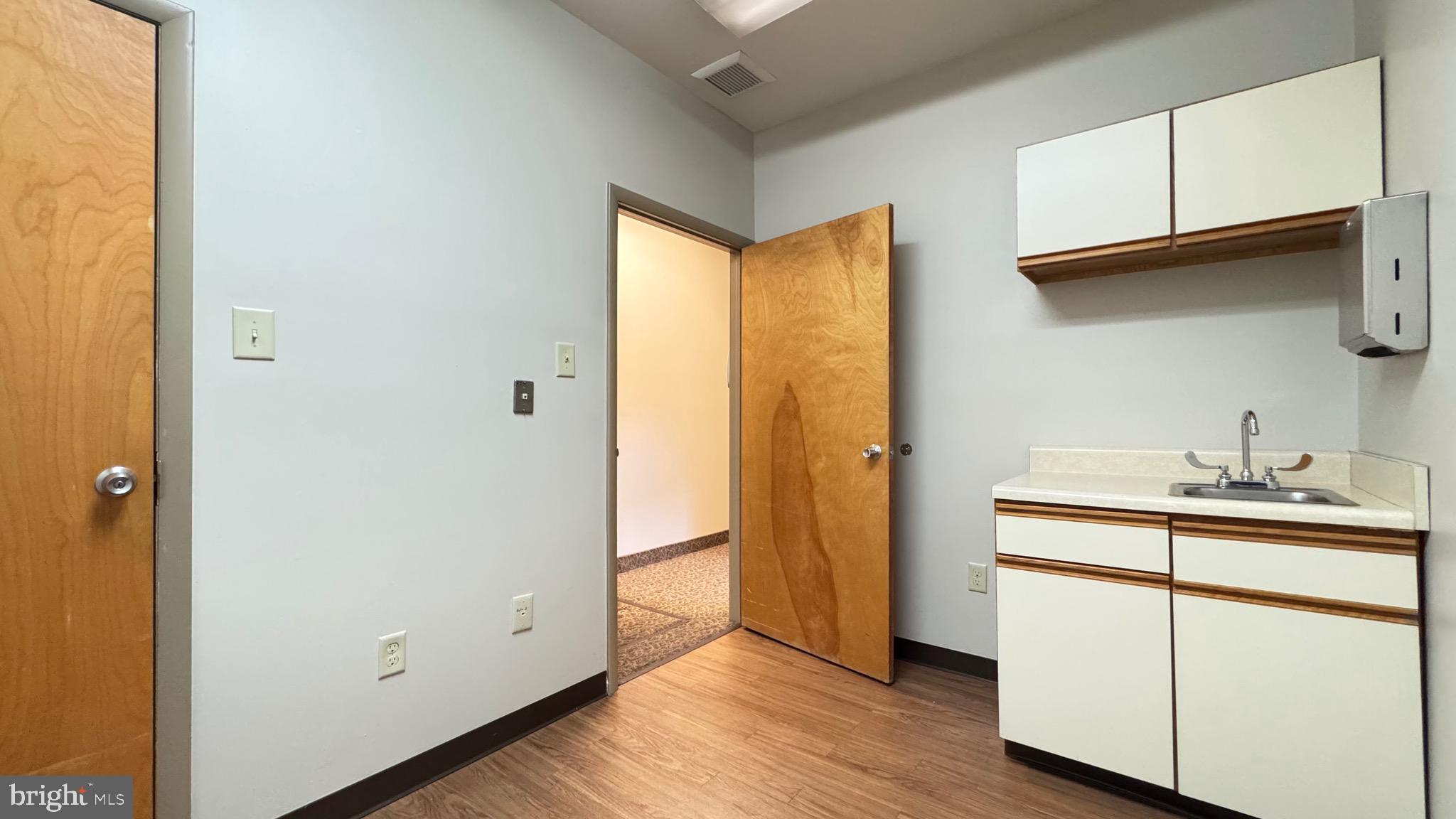 539 EGG HARBOR ROAD 6