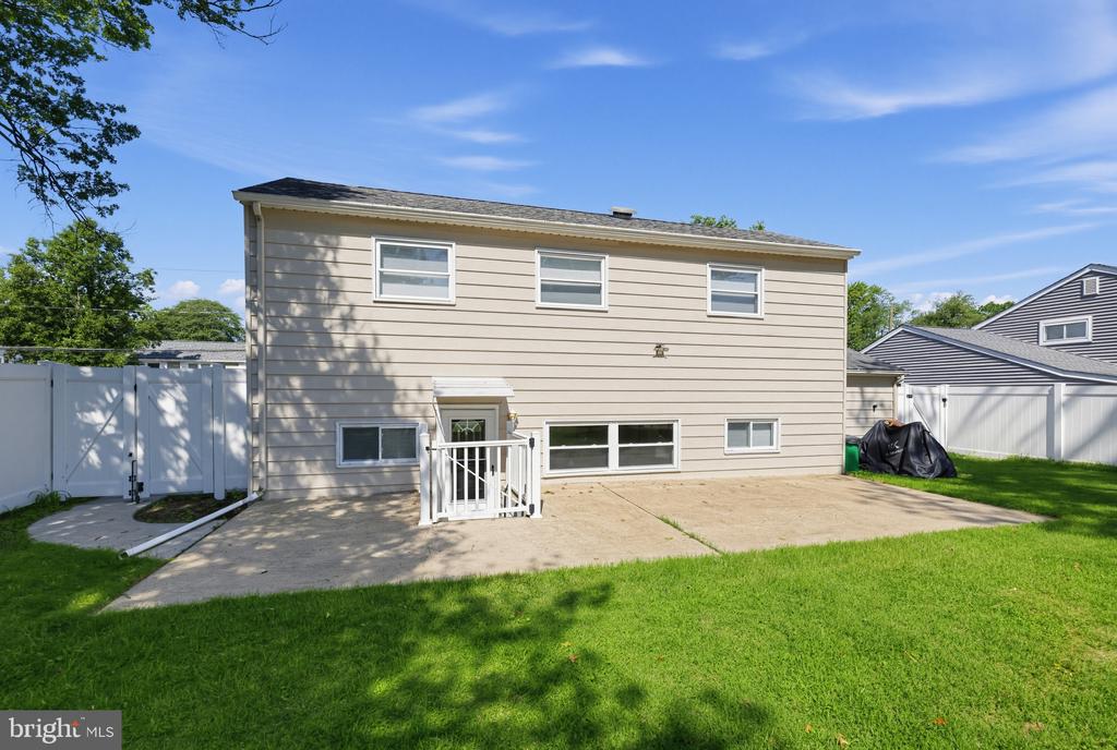 588 BARLOW AVENUE