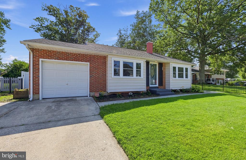 588 BARLOW AVENUE