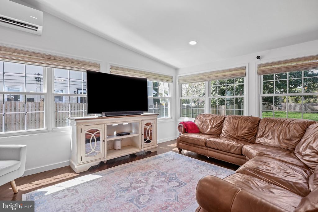 56 Letchworth Ave