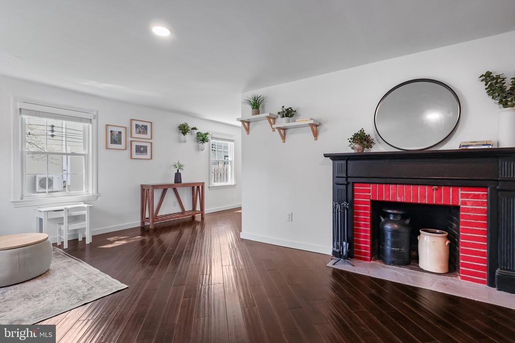 56 Letchworth Ave