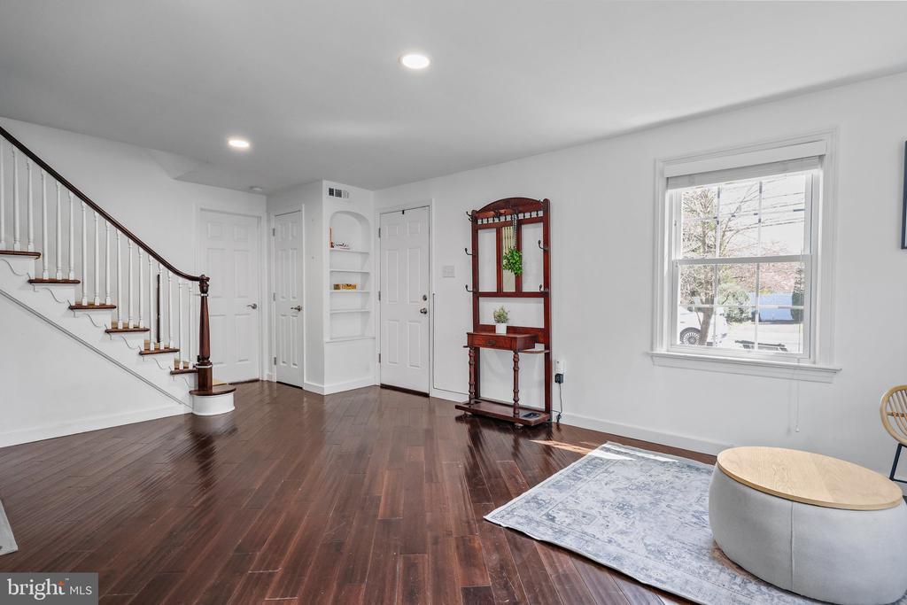 56 Letchworth Ave